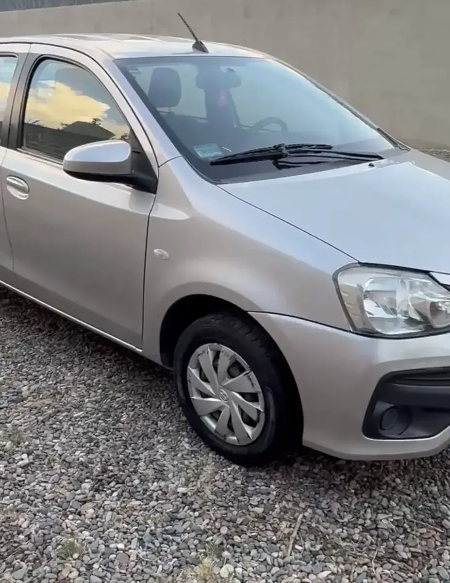 Toyota Etios 1.5 Xs 2017 - foto 4