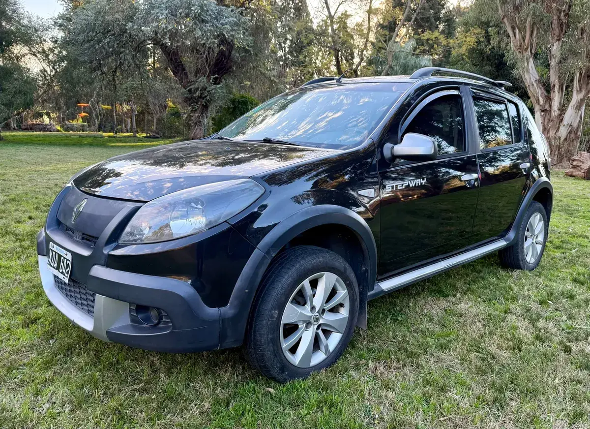 Renault Sandero 1.6 Confort 105Cv 2012 - foto 1