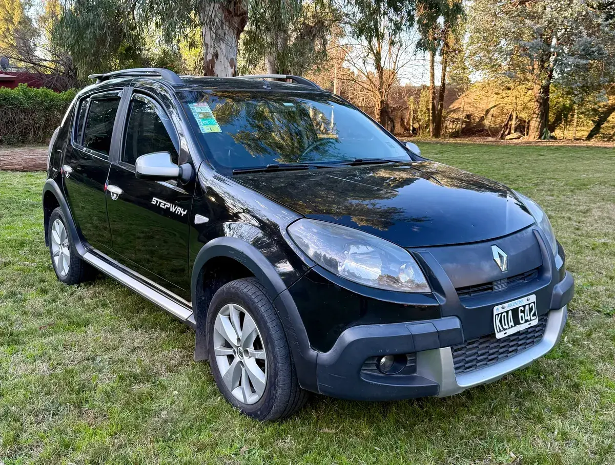 Renault Sandero 1.6 Confort 105Cv 2012 - foto 2
