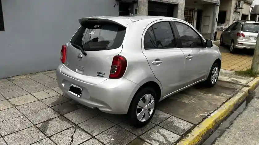 Nissan March 1.6 Sense 107Cv M14 2015 - foto 4
