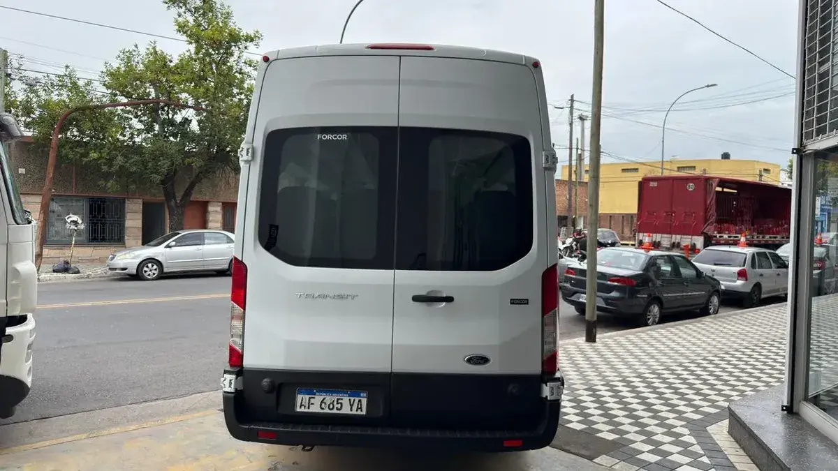 Ford Transit 2.0 Minibus 17+1 460E 2023 - foto 4