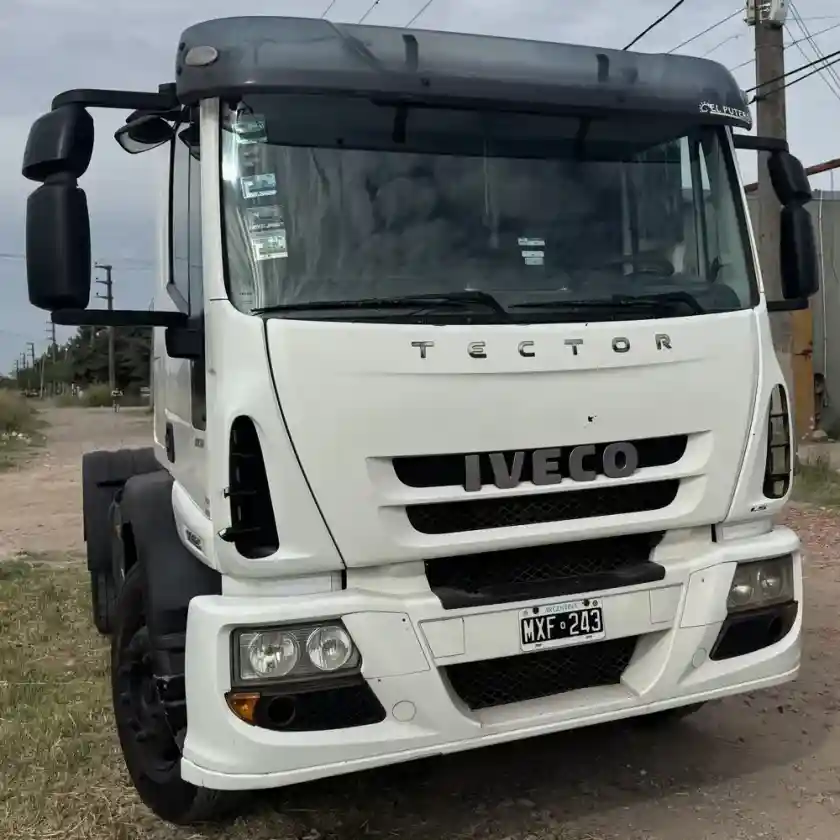 Iveco tector tractor 2013 - foto 1