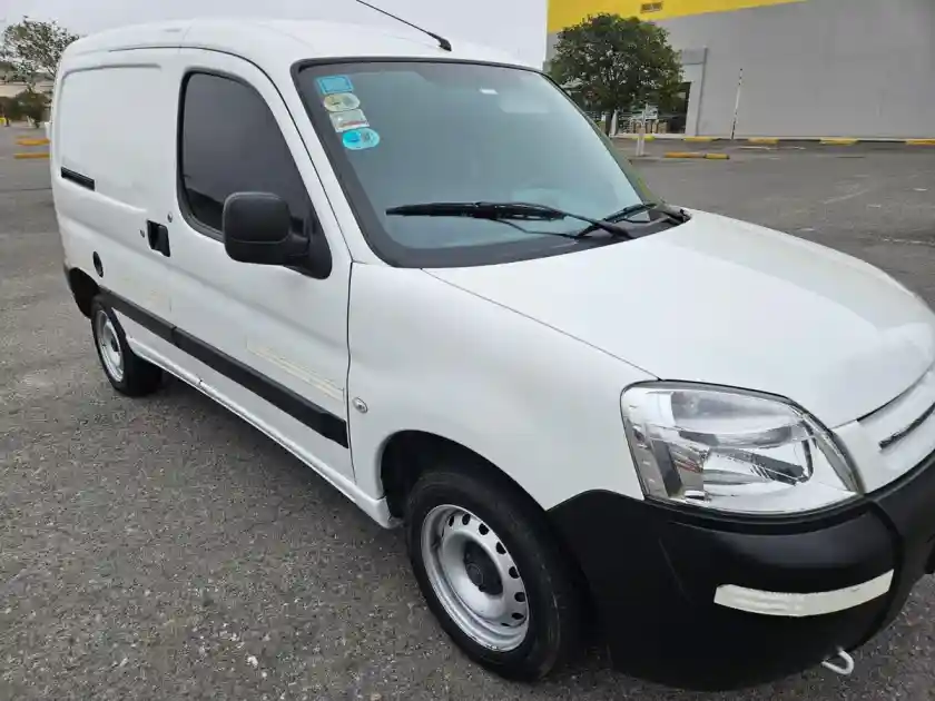 Citroën Berlingo Furgon 1.6 Vti 115 Business 2022 - foto 2