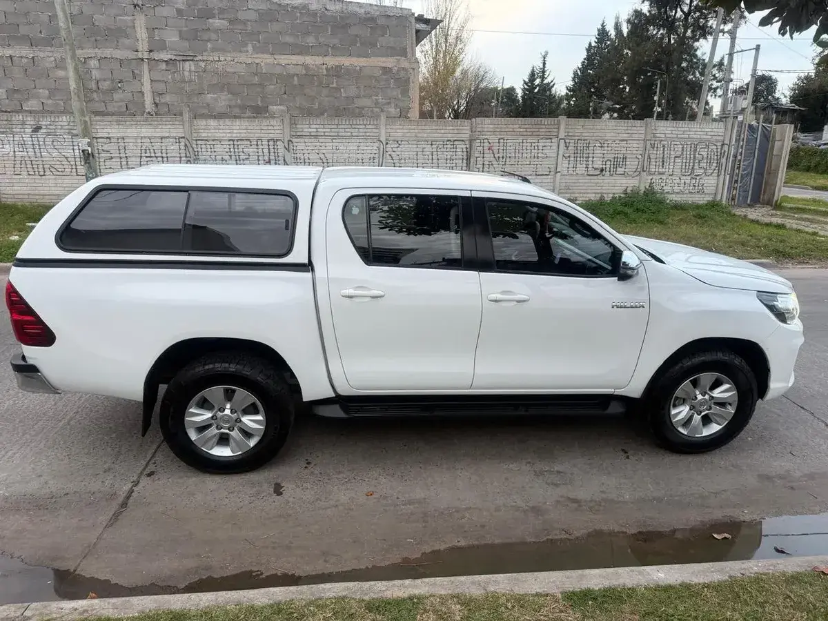 Toyota Hilux Pick-Up 2.8 Cd Srv 204Cv 4X2 At 2020 - foto 2
