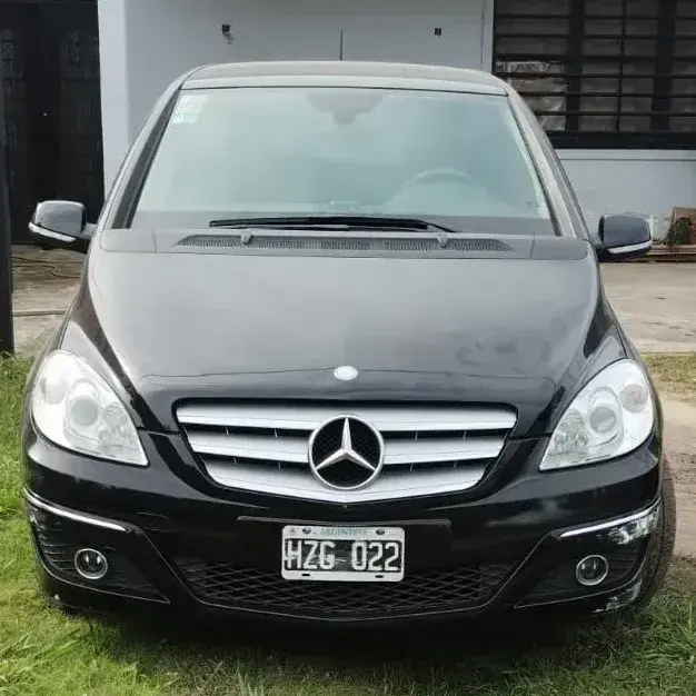 Mercedes-Benz 200 2.0 2009 - foto 1