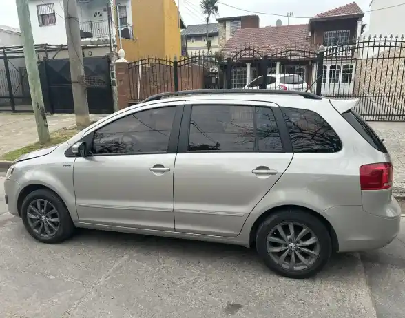Volkswagen Suran 1.6 Highline 101Cv 2015 - foto 1