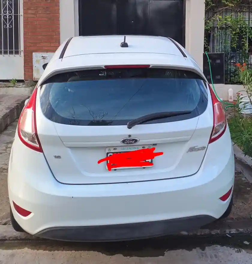 Ford Fiesta Kinetic 1.6 Se Plus Powershift 120Cv 2015 - foto 4