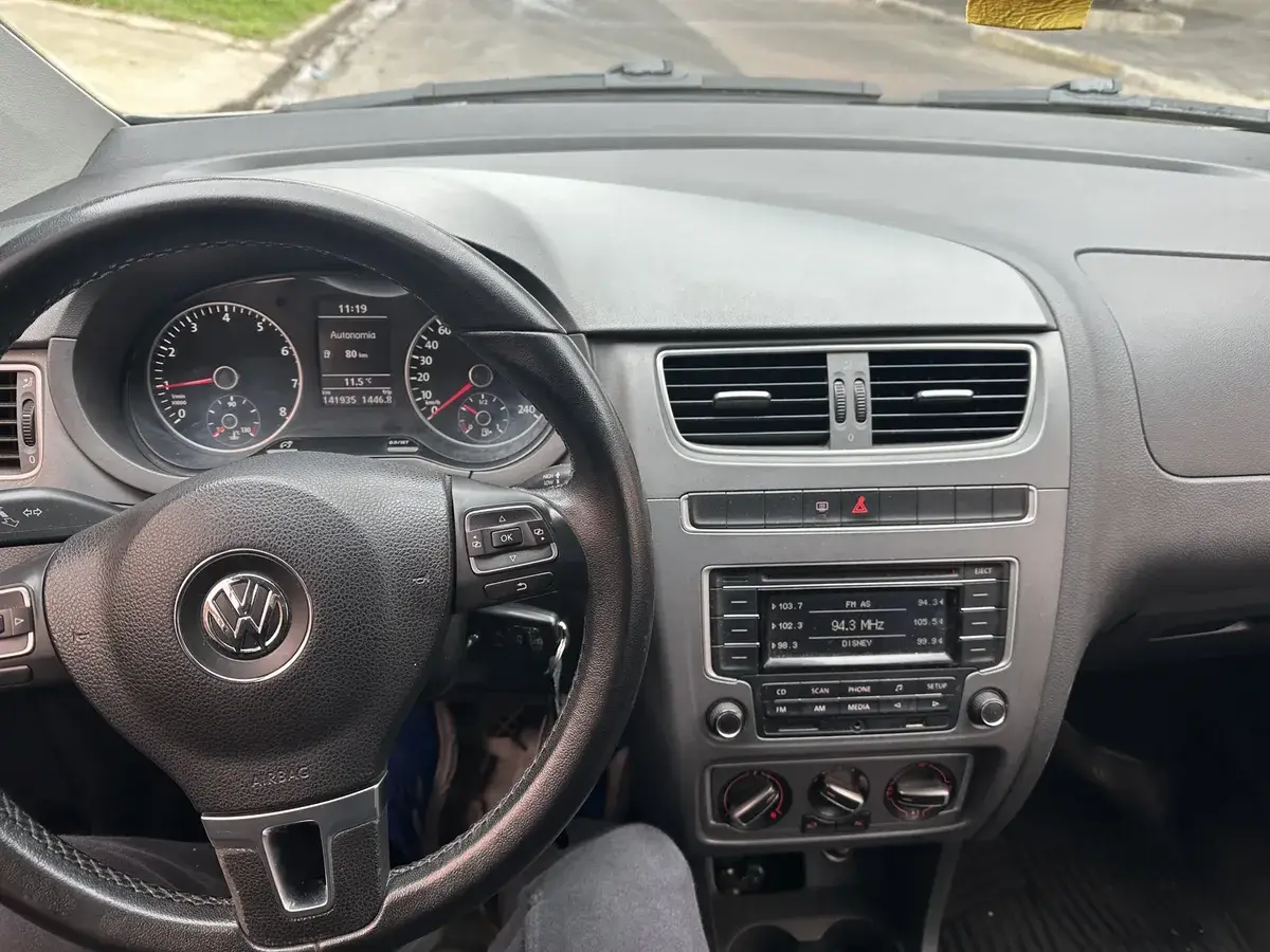 Volkswagen Suran 1.6 Highline 101Cv Cuero 2014 - foto 4