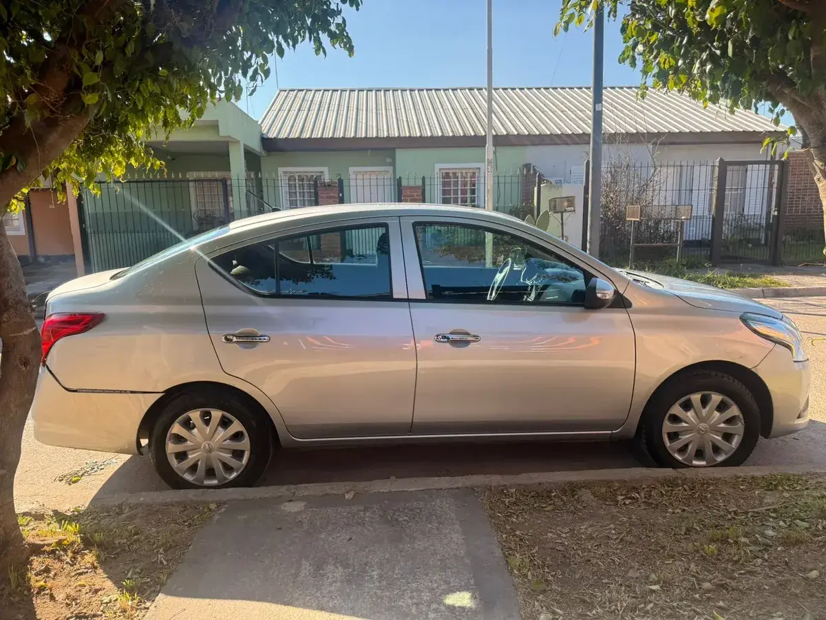 Nissan Versa Sense At 2019 - foto 5