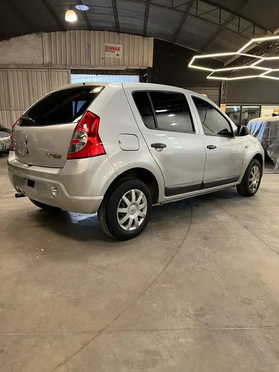 Renault Sandero 1.5 Dci Confort 2010 - foto 4