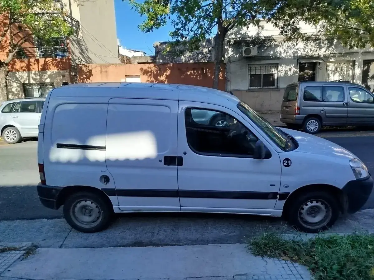 Peugeot Partner 1.4 Furgon Plc Confort 2009 - foto 4