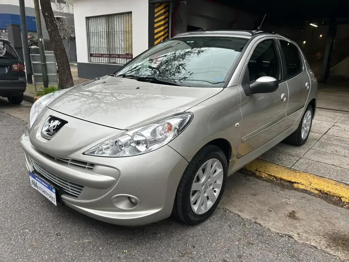Peugeot 207 Compact 1.4 Hdi Feline 2012 - foto 4