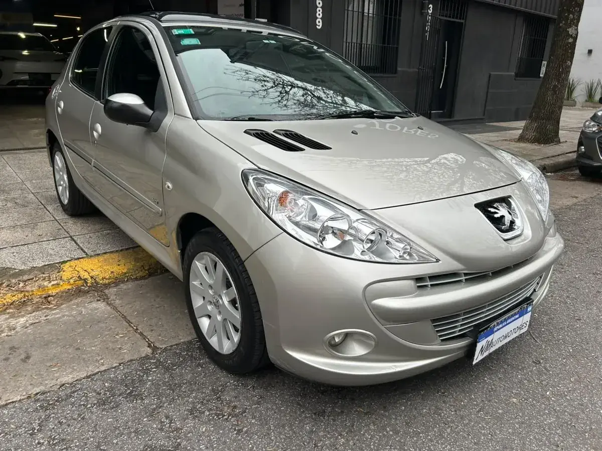 Peugeot 207 Compact 1.4 Hdi Feline 2012 - foto 5