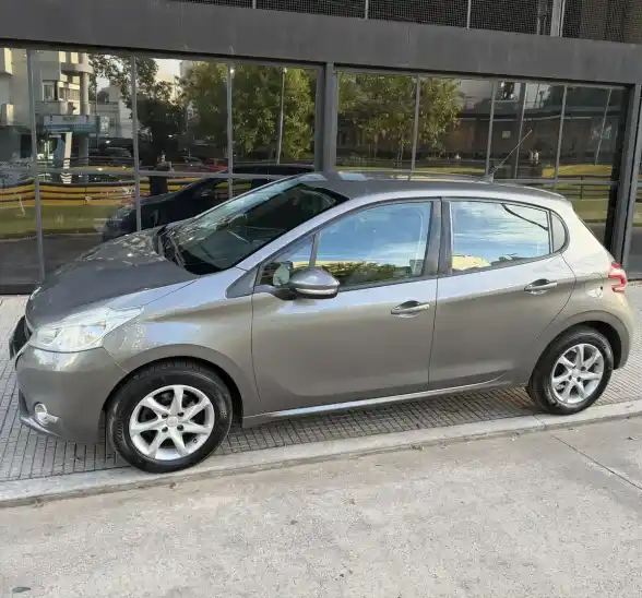 Peugeot 208 1.5 Allure Touchscreen 2014 - foto 1