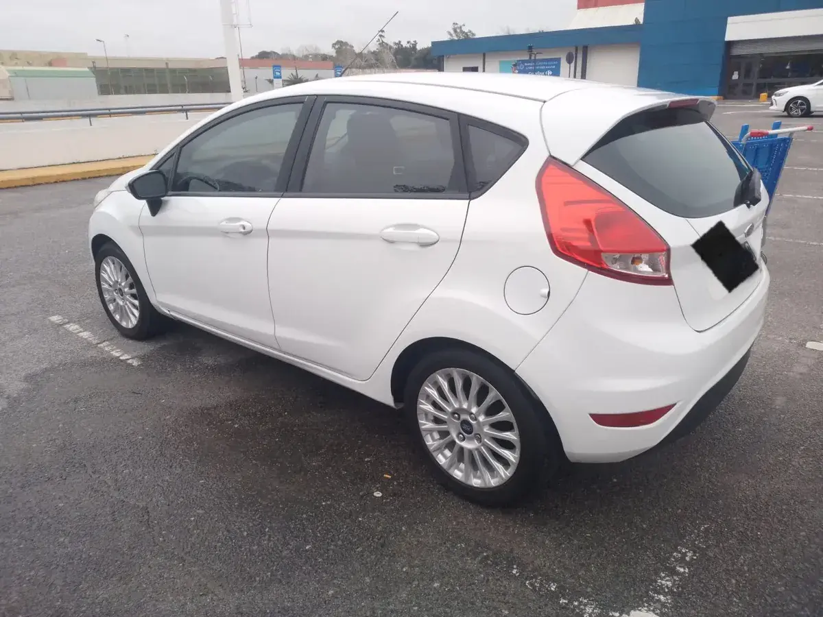 Ford Fiesta Kinetic Design 1.6 Se 2015 - foto 3