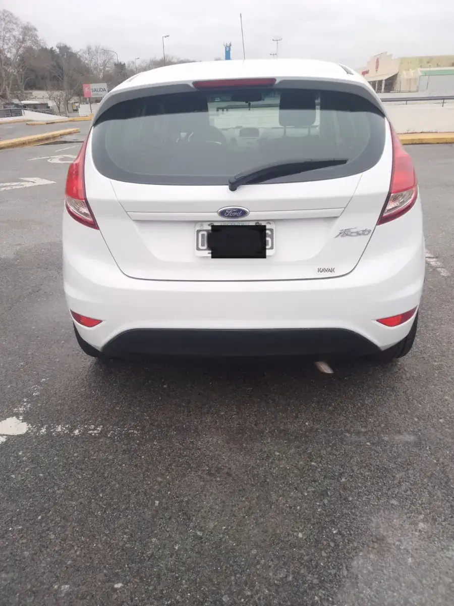 Ford Fiesta Kinetic Design 1.6 Se 2015 - foto 4