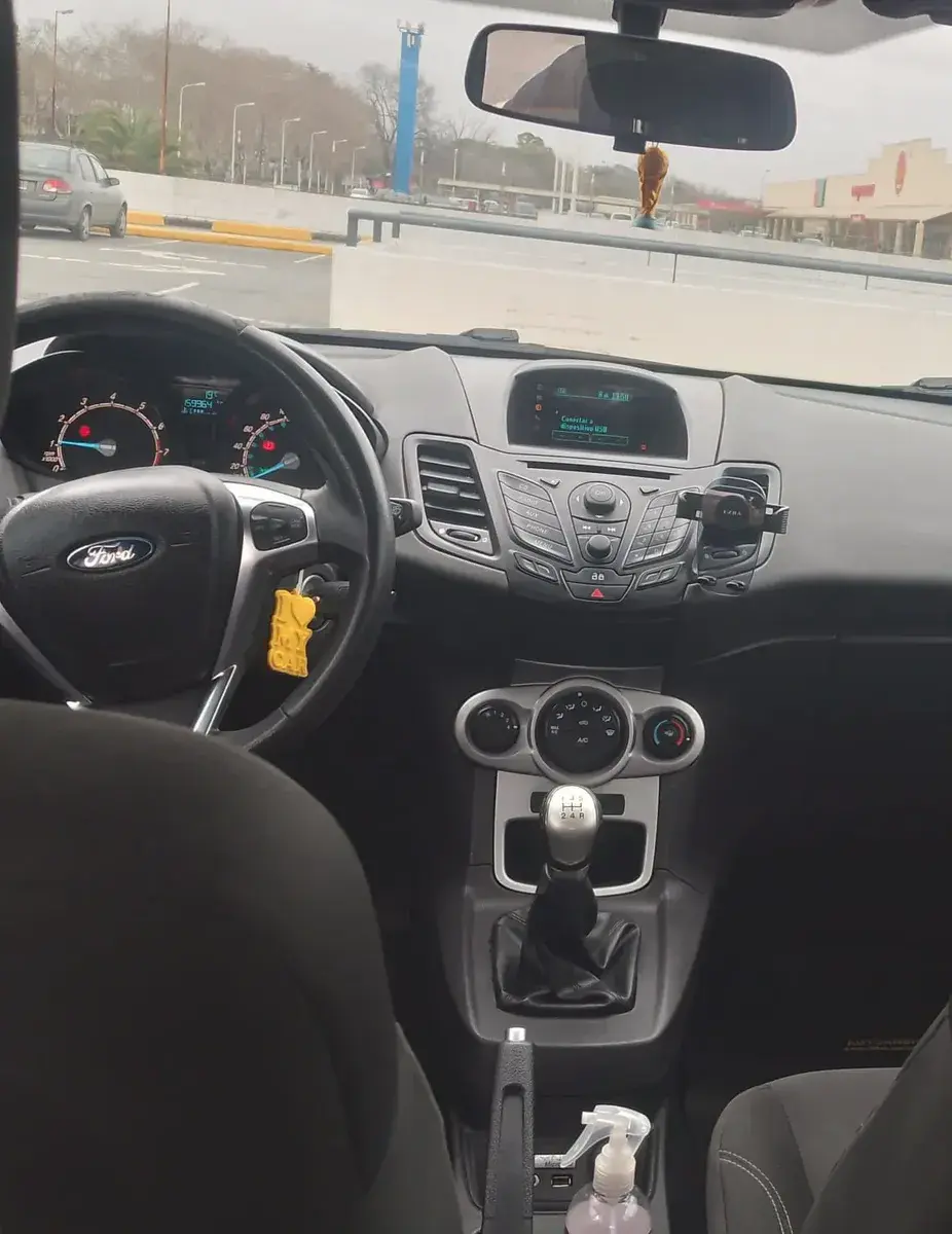 Ford Fiesta Kinetic Design 1.6 Se 2015 - foto 5