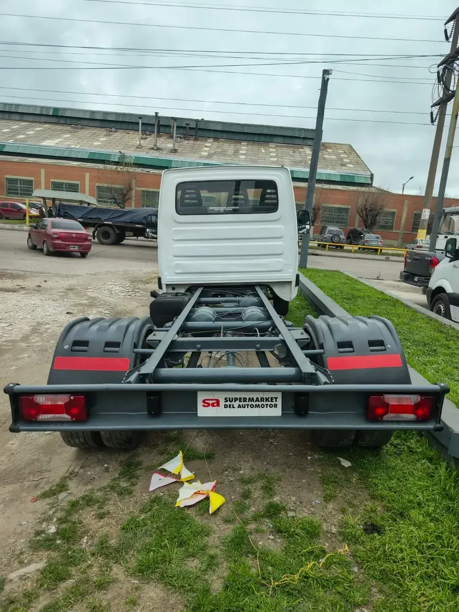 Iveco Daily 3.0 Chasis Cd 155Cv 70C16 4350 2015 - foto 4
