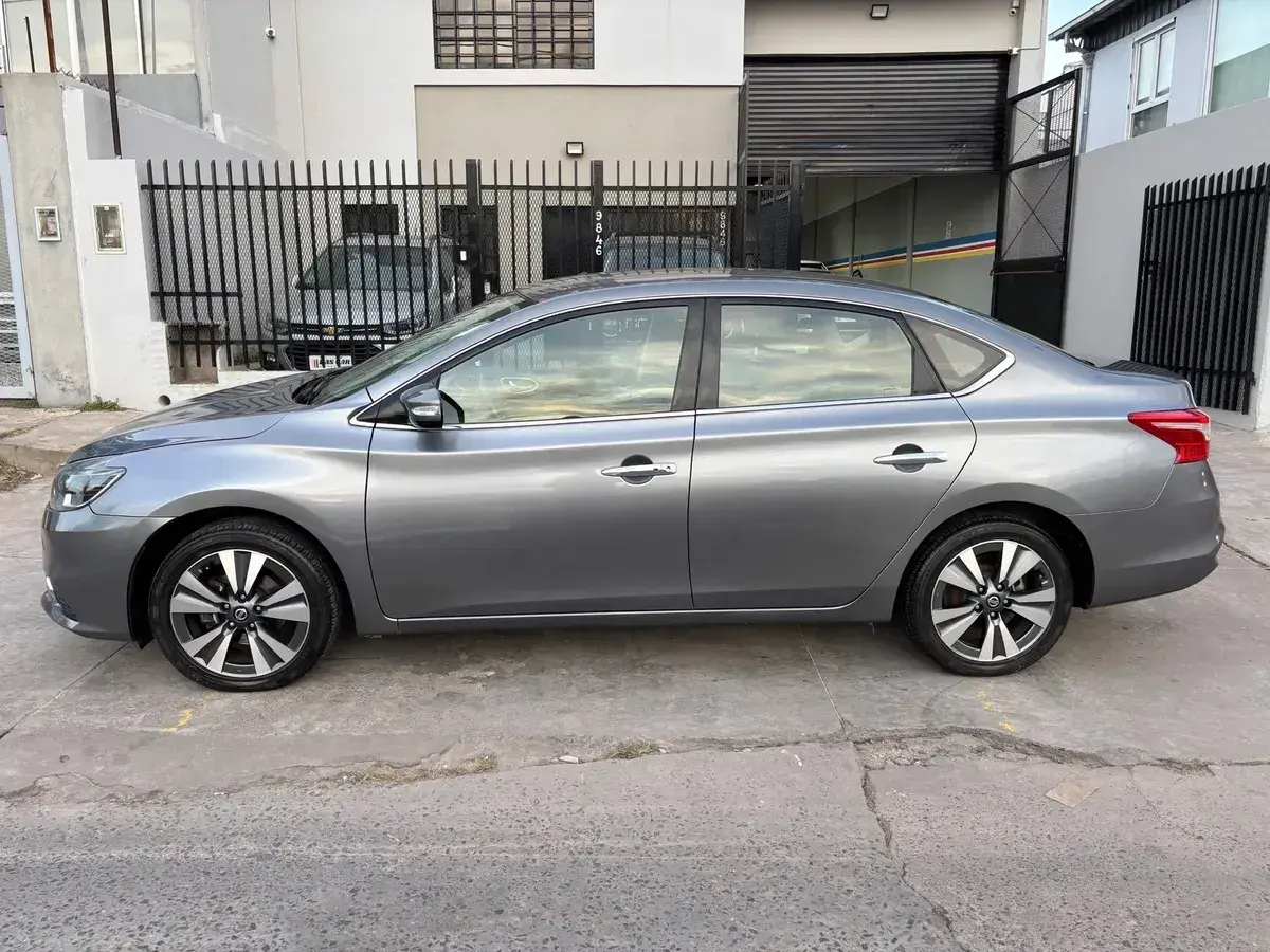Nissan Sentra 1.8 Exclusive Pure Drive Cvt 2018 - foto 4
