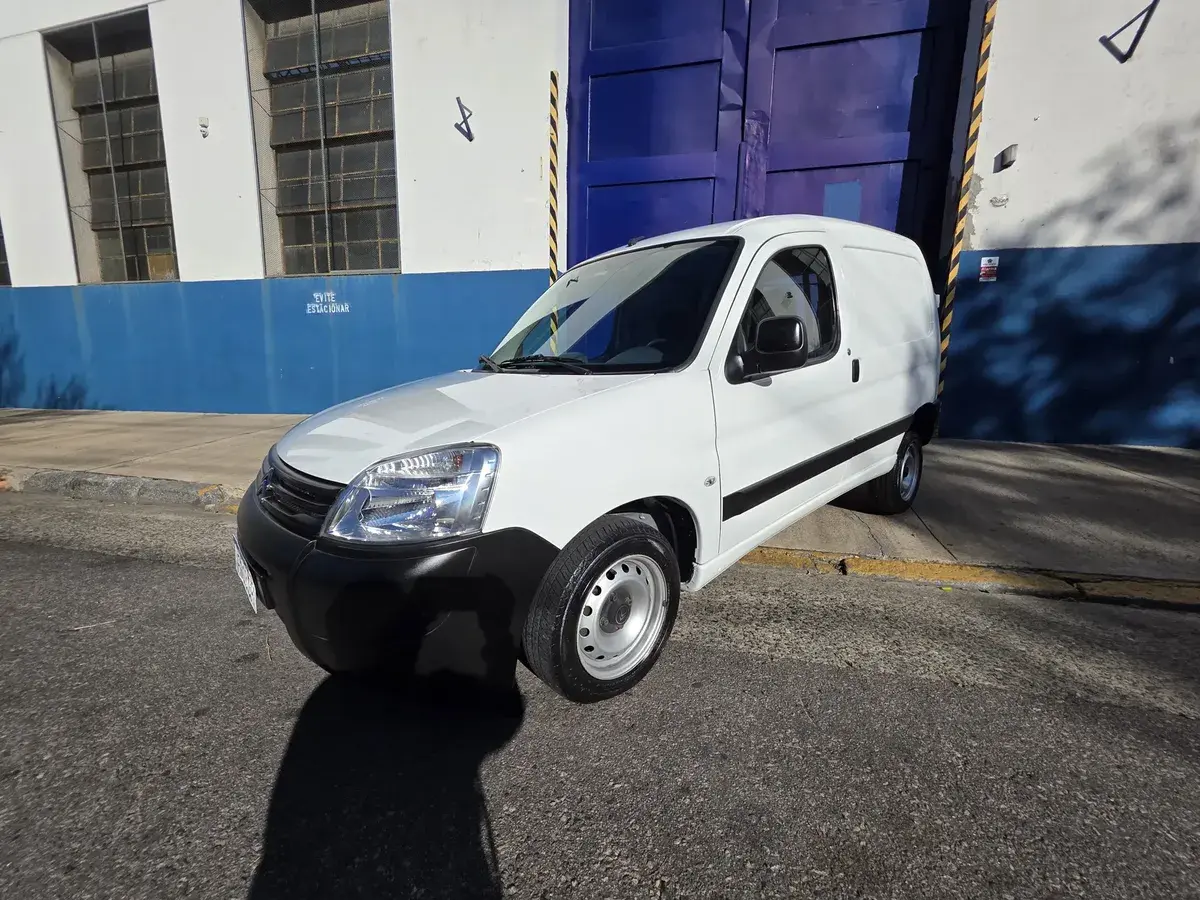 Citroën Berlingo Furgon 1.6 Bussines Hdi 92Cv 2023 - foto 1