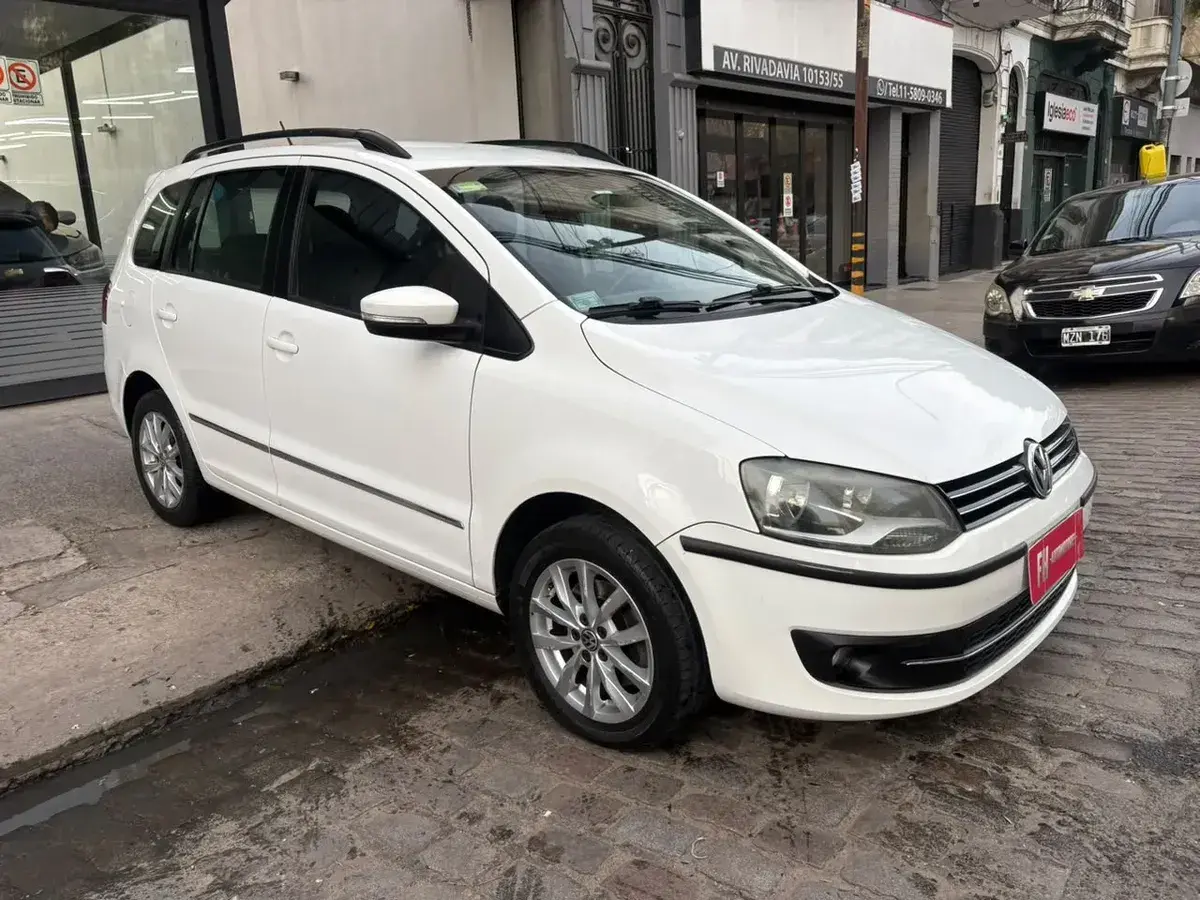Volkswagen Suran 1.6 Imotion Highline 2014 - foto 3