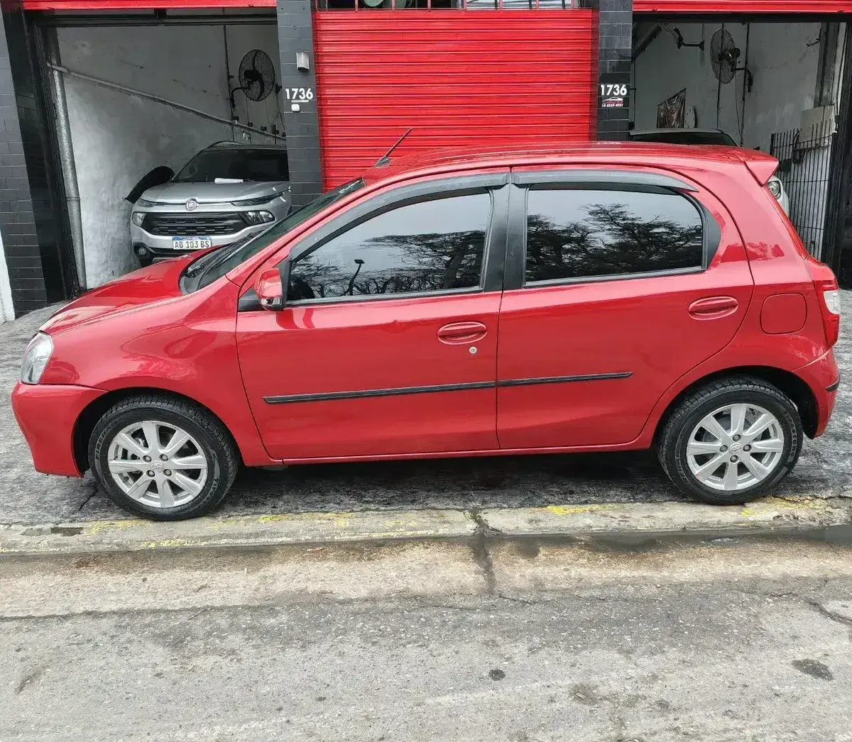 Toyota Etios 1.5 Sedan Xls At 2016 - foto 1
