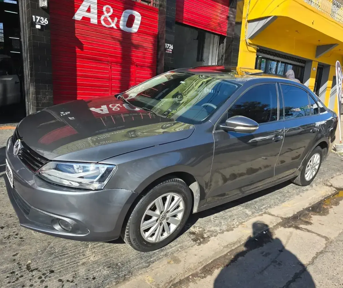 Volkswagen Vento 2.0 Advance I 110Cv 2012 - foto 1