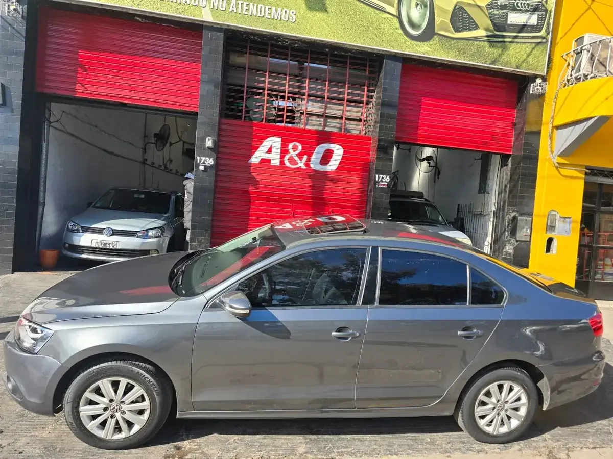 Volkswagen Vento 2.0 Advance I 110Cv 2012 - foto 3