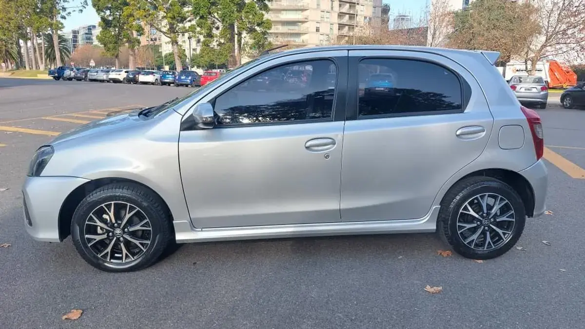 Toyota Etios 1.5 Xls 6Mt 2021 - foto 2