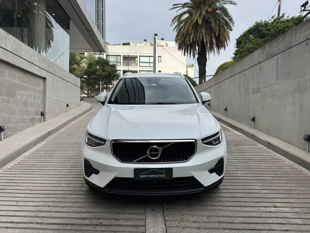 Volvo Xc40 2.0T T4 Momentum Fwd 2023 - foto 3