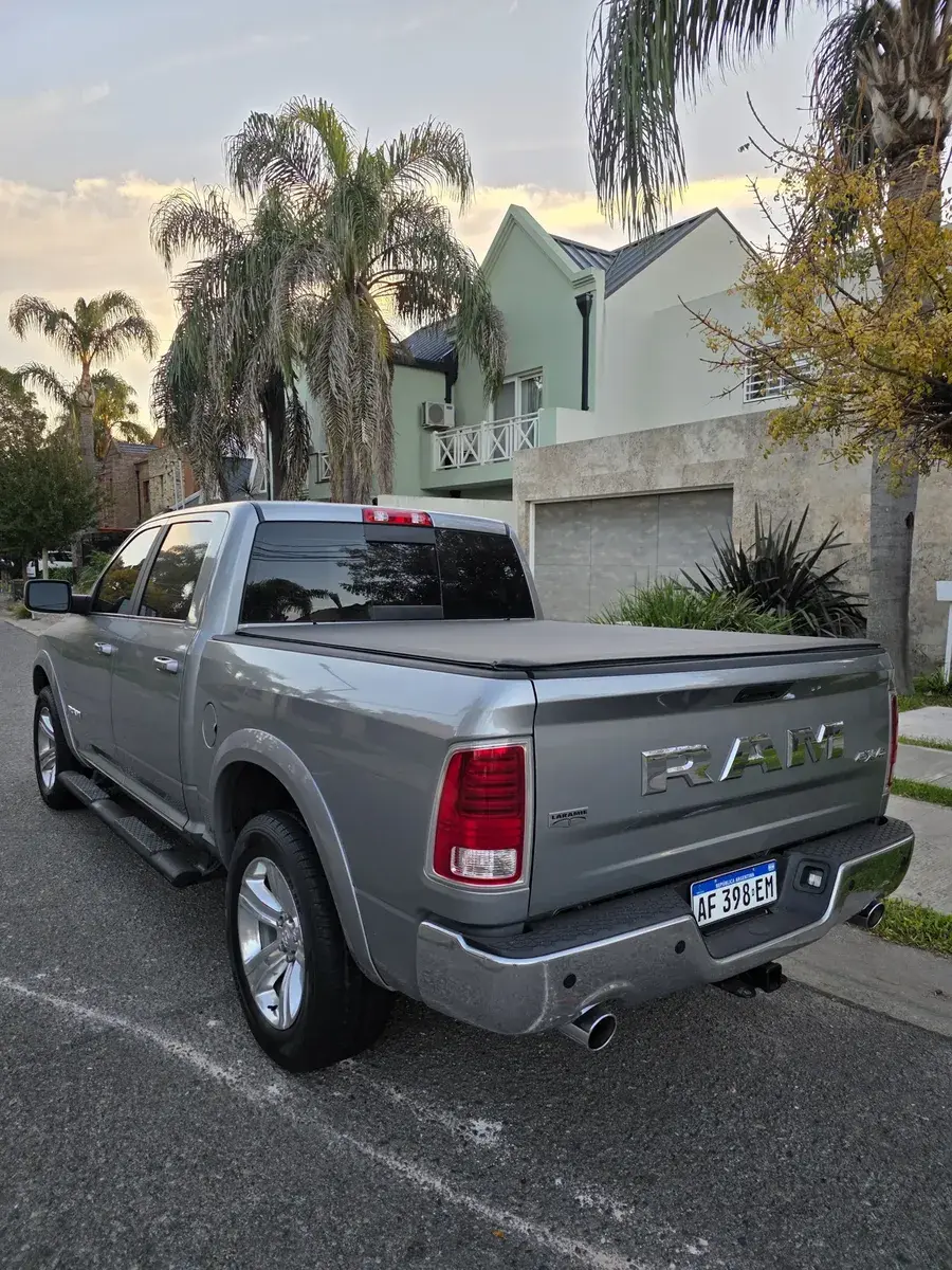 Ram 1500 5.7 Laramie Atx V8 Caja De 8Va 2022 - foto 5