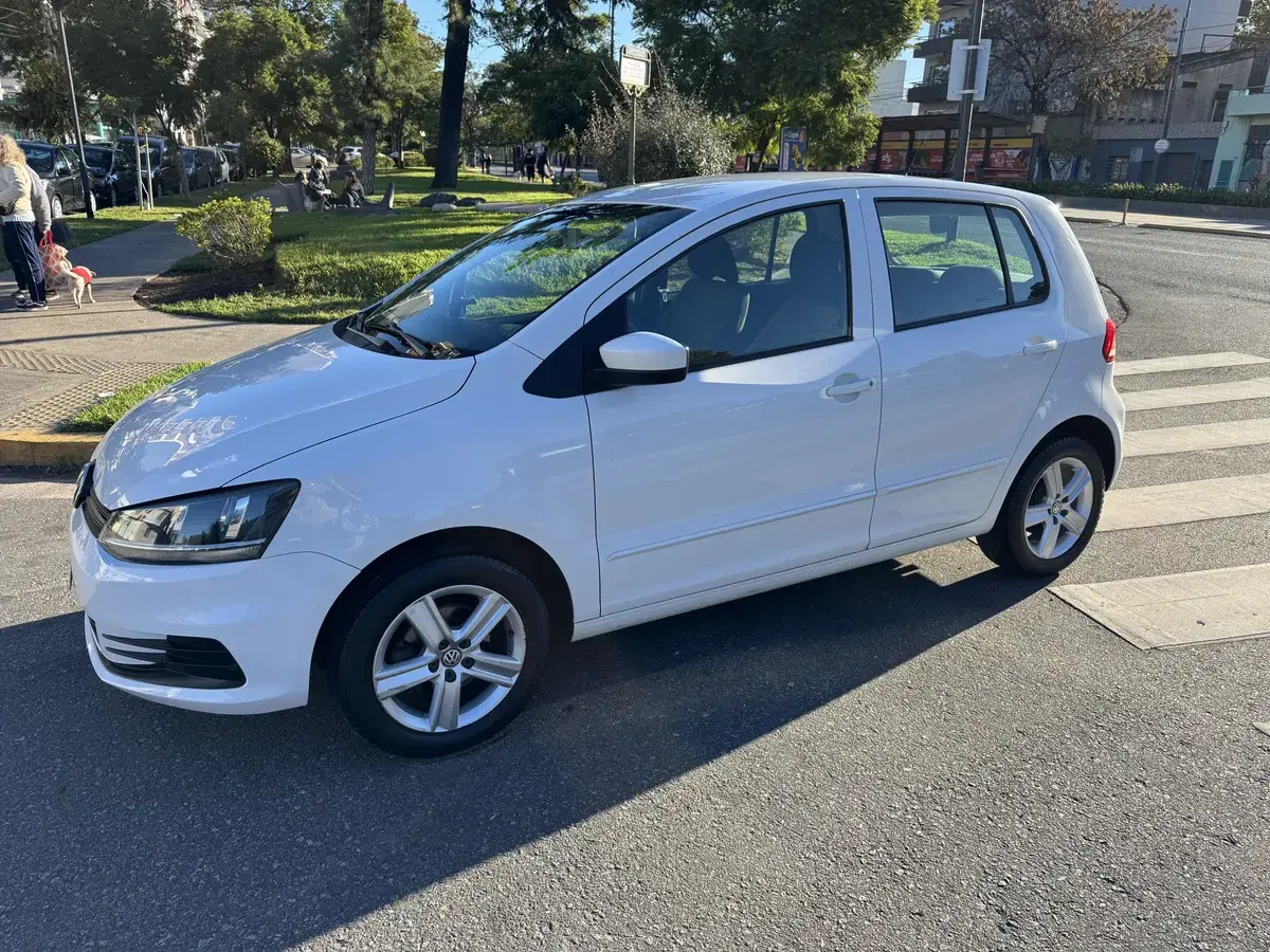 Volkswagen Fox 1.6 Confortline Pack Saf 2015 - foto 1