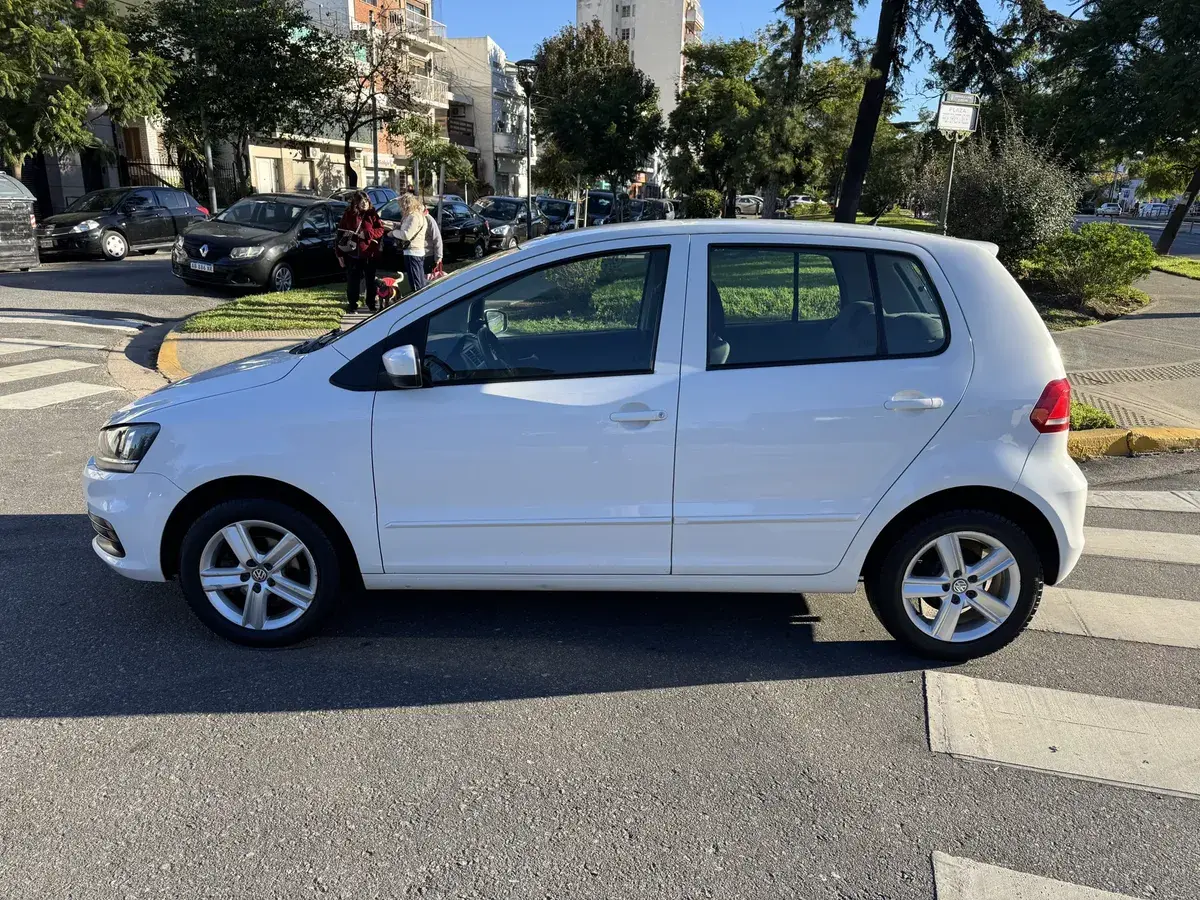 Volkswagen Fox 1.6 Confortline Pack Saf 2015 - foto 2