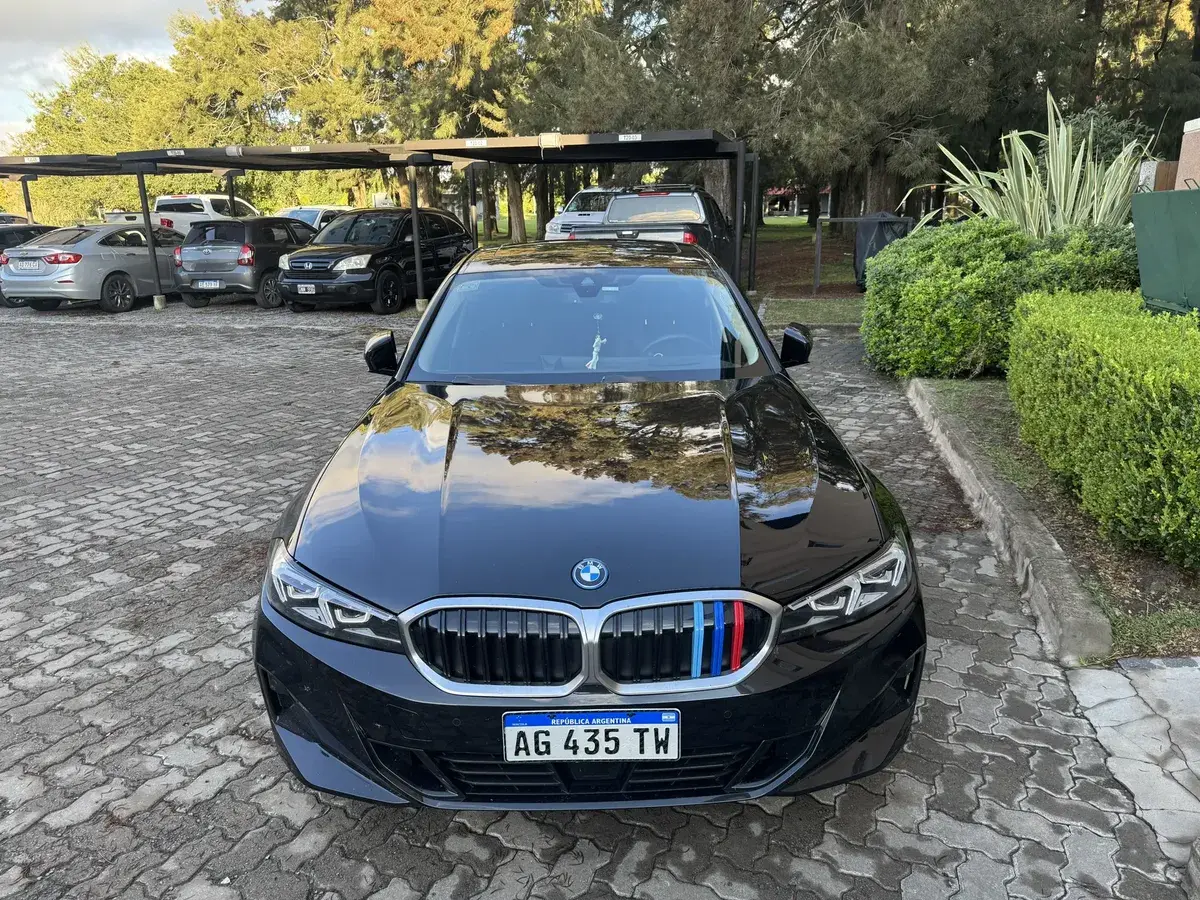 Bmw Serie 3 2.0 330E Sedan Sportline 2024 - foto 2