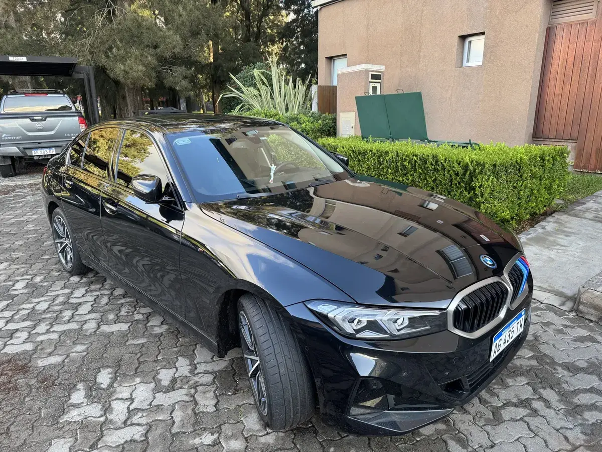 Bmw Serie 3 2.0 330E Sedan Sportline 2024 - foto 3