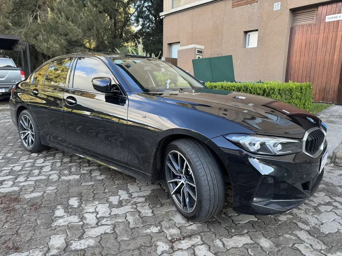 Bmw Serie 3 2.0 330E Sedan Sportline 2024 - foto 4