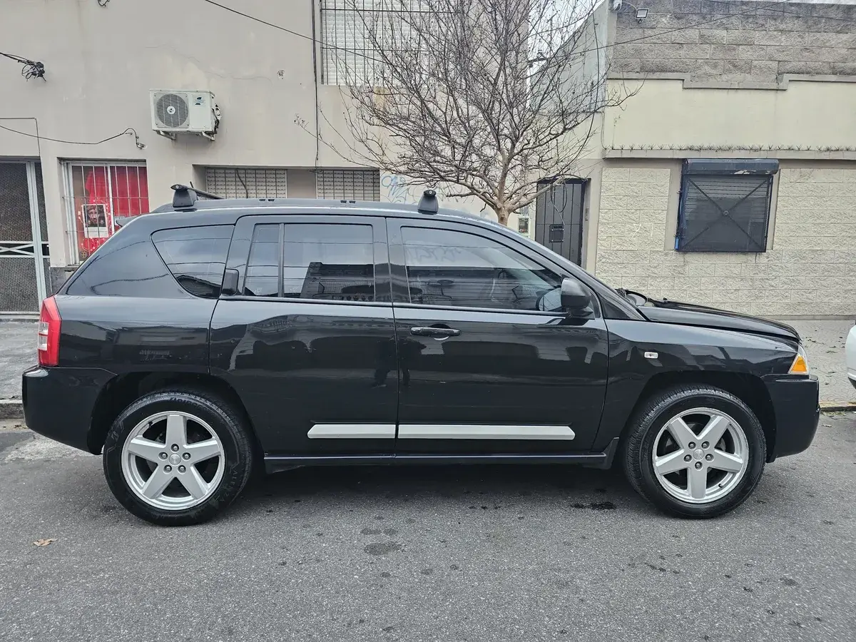 Jeep Compass 2.4 Limited Mtx 2010 - foto 2