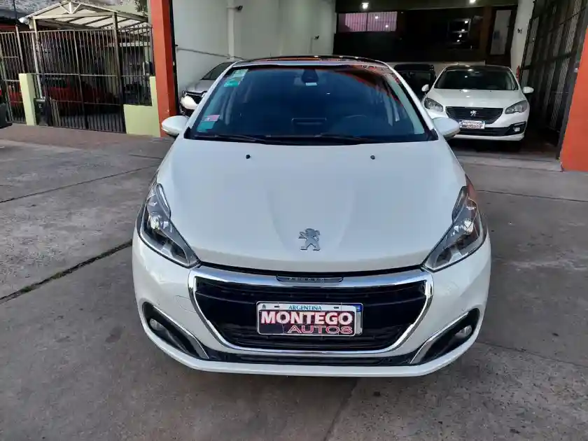 Peugeot 208 1.6 Feline 2018 - foto 2