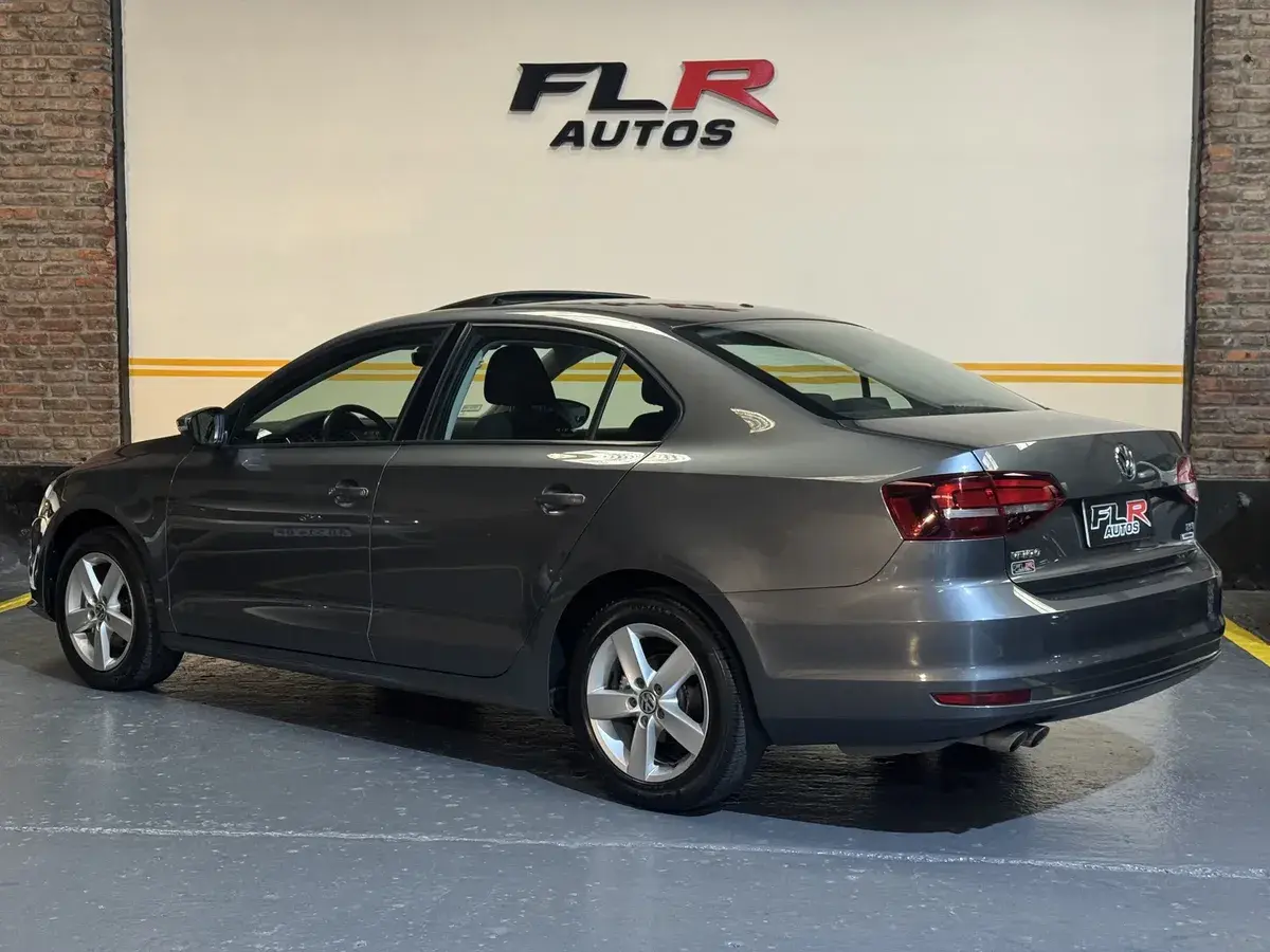 Volkswagen Vento 1.4 Comfortline 150Cv 2017 - foto 4