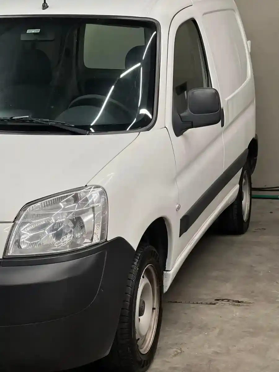 Peugeot Partner 1.6 Furgon Confort 2022 - foto 3