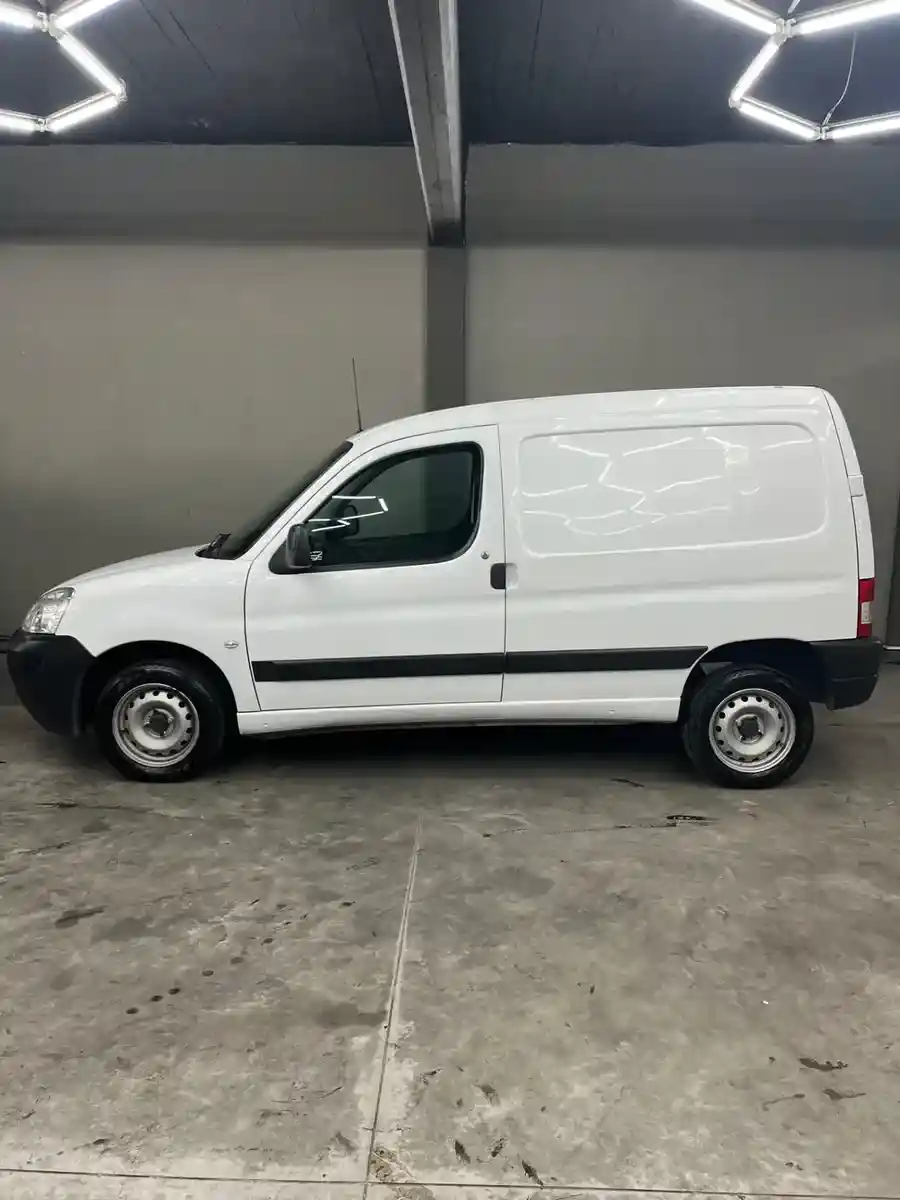 Peugeot Partner 1.6 Furgon Confort 2022 - foto 5