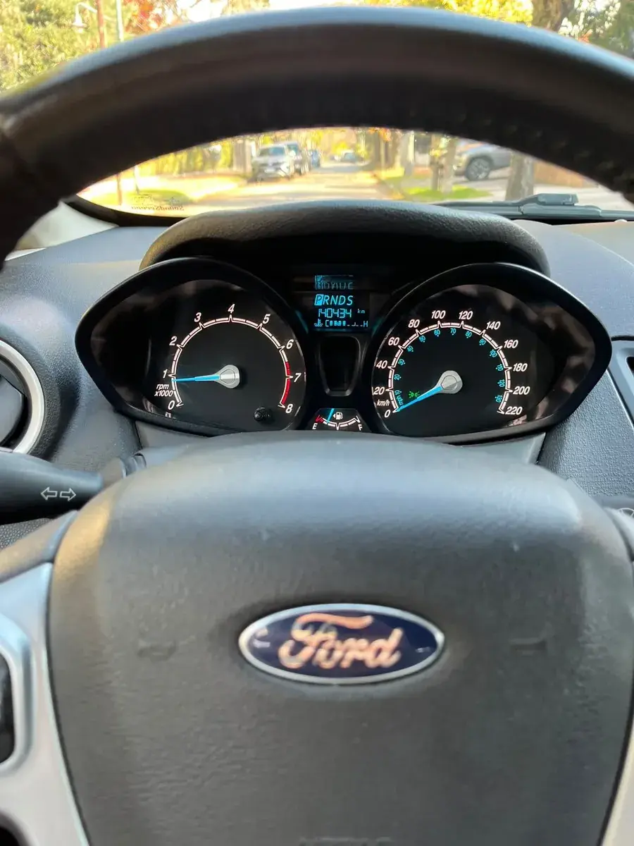 Ford Fiesta Kinetic Design 1.6 Se Plus Powershift 120Cv 2015 - foto 3