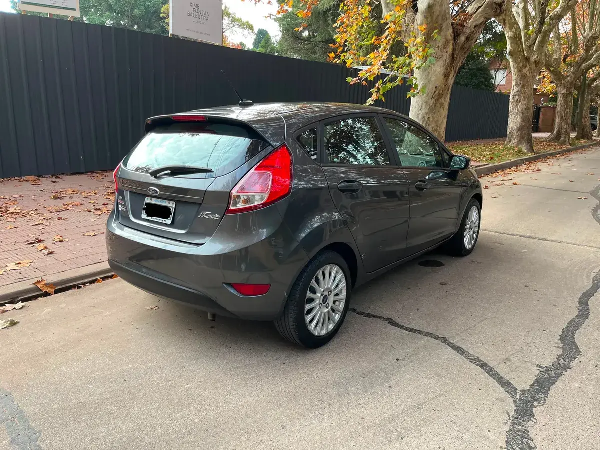 Ford Fiesta Kinetic Design 1.6 Se Plus Powershift 120Cv 2015 - foto 5