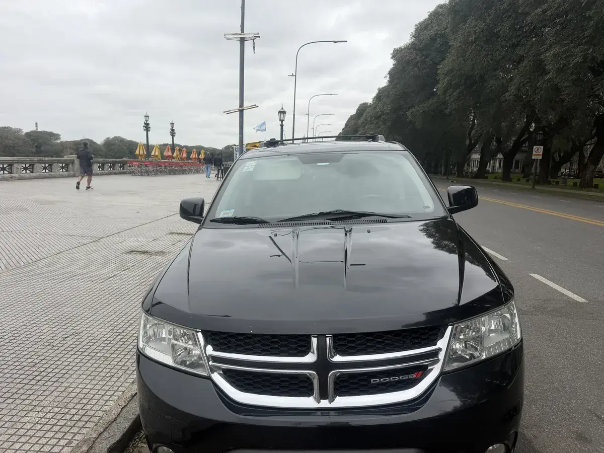 Dodge Journey 2.4 Sxt (3 Filas) 170Cv Atx 2012 - foto 2