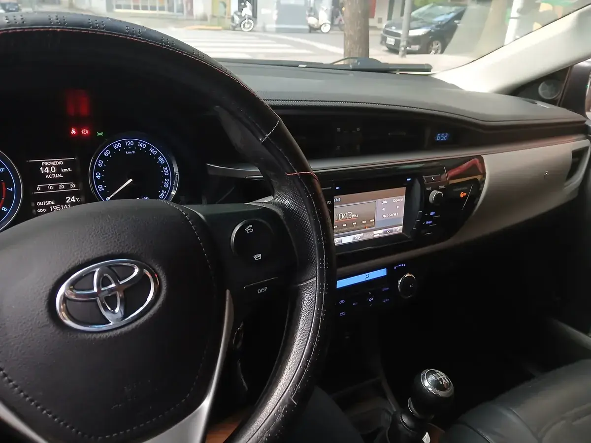 Toyota Corolla 1.8 Xei Mt 140Cv 2016 - foto 2