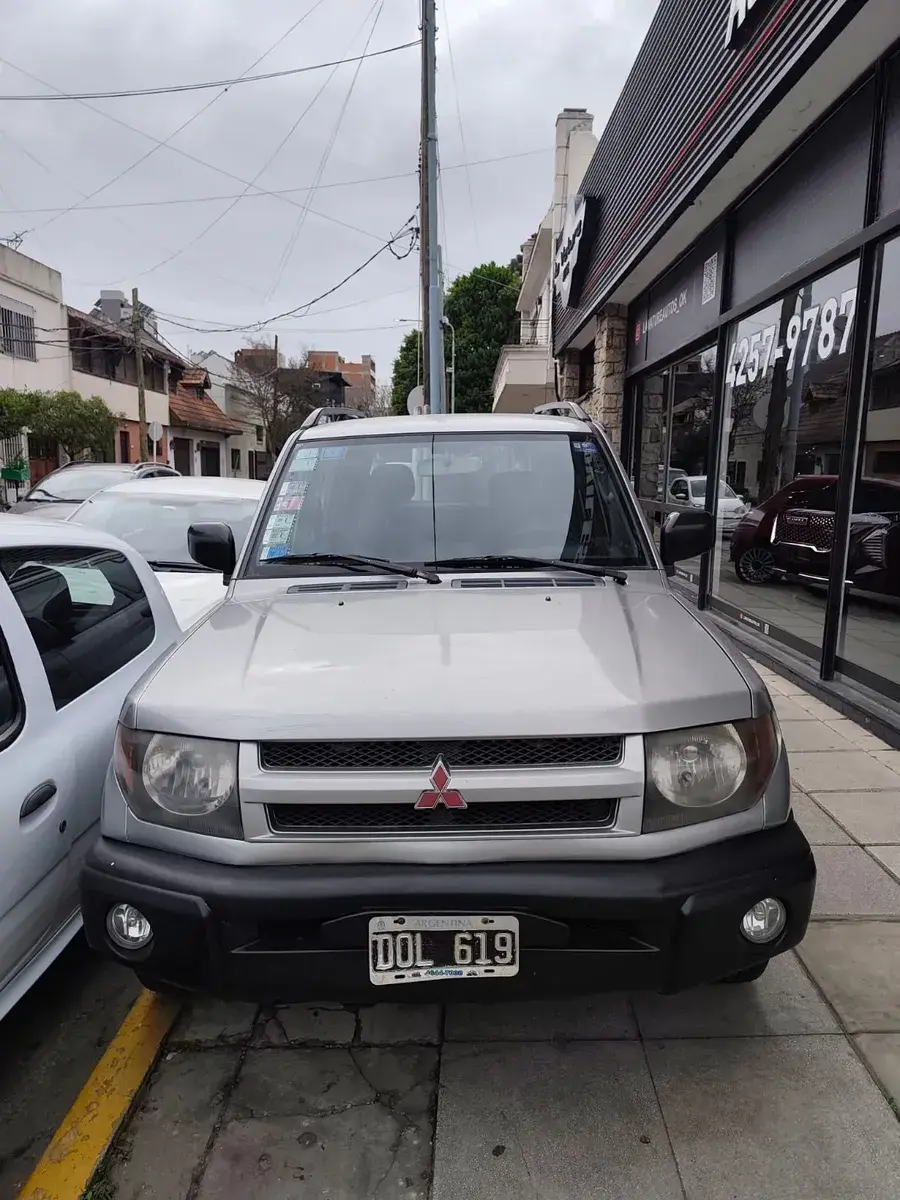 Mitsubishi Montero 2.8 Gls I 2001 - foto 3