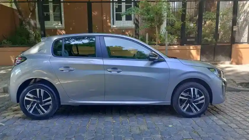 Peugeot 208 1.0 T200 Allure Pack Cvt 2025 - foto 5