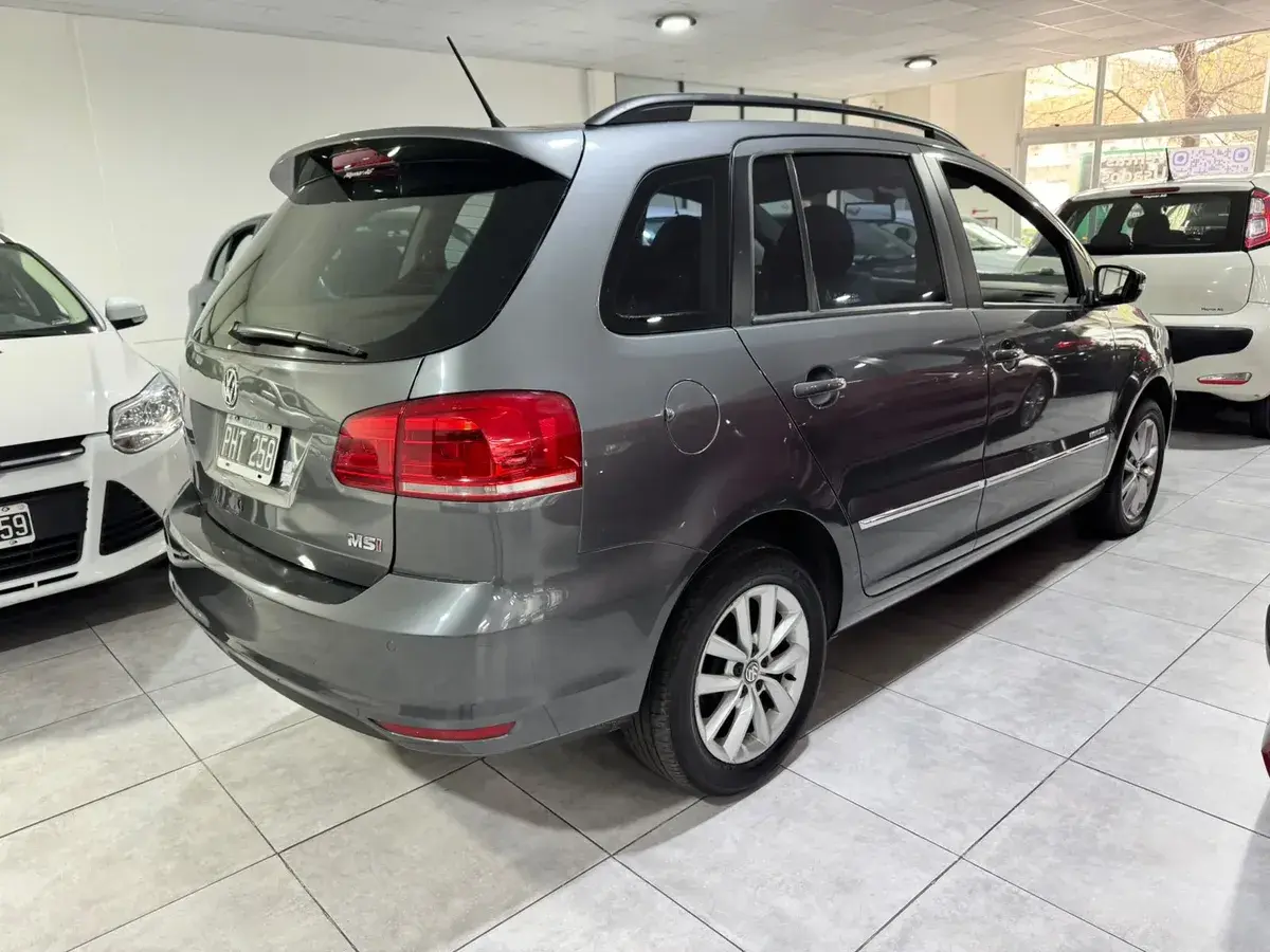 Volkswagen Suran 1.6 Highline 101Cv 2015 - foto 4