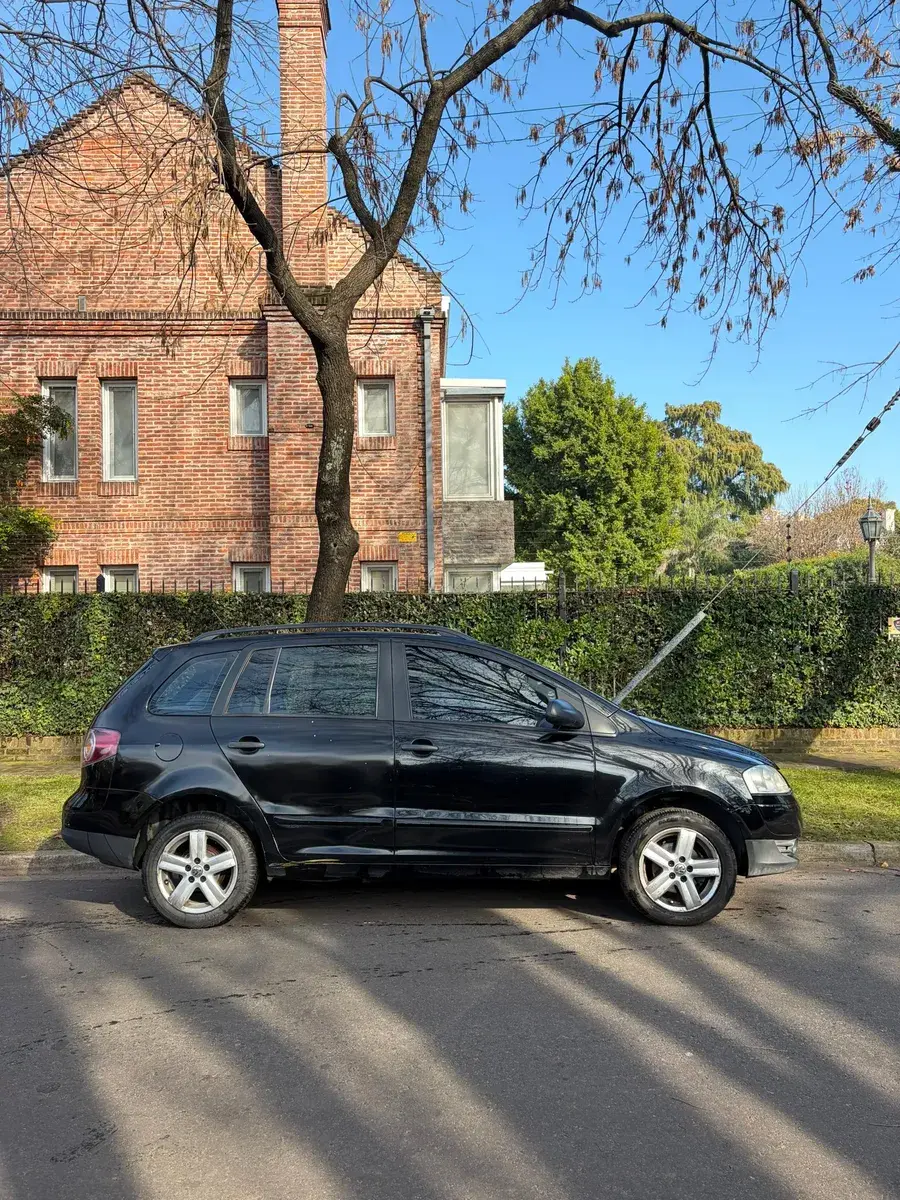 Volkswagen Suran 1.6 Highline 101Cv 11C 2010 - foto 3