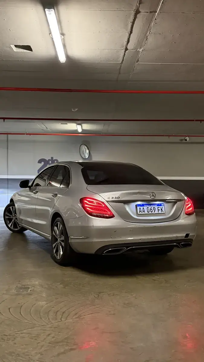 Mercedes-Benz Clase C 2.0 C250 Avantgarde 211Cv At 2016 - foto 2